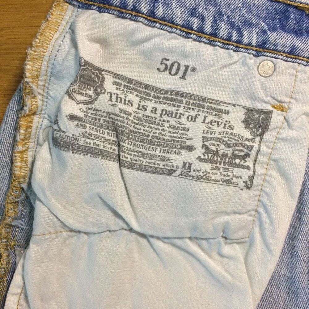 Levi’s 501 Jean shorts 28 button-fly light wash distressed - Picture 9 of 10